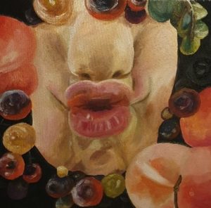 Face tout inringed with fruit